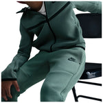 Tech Fleece Jogger - Denny's