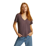 The Hendrix Basic V-Neck - Denny's