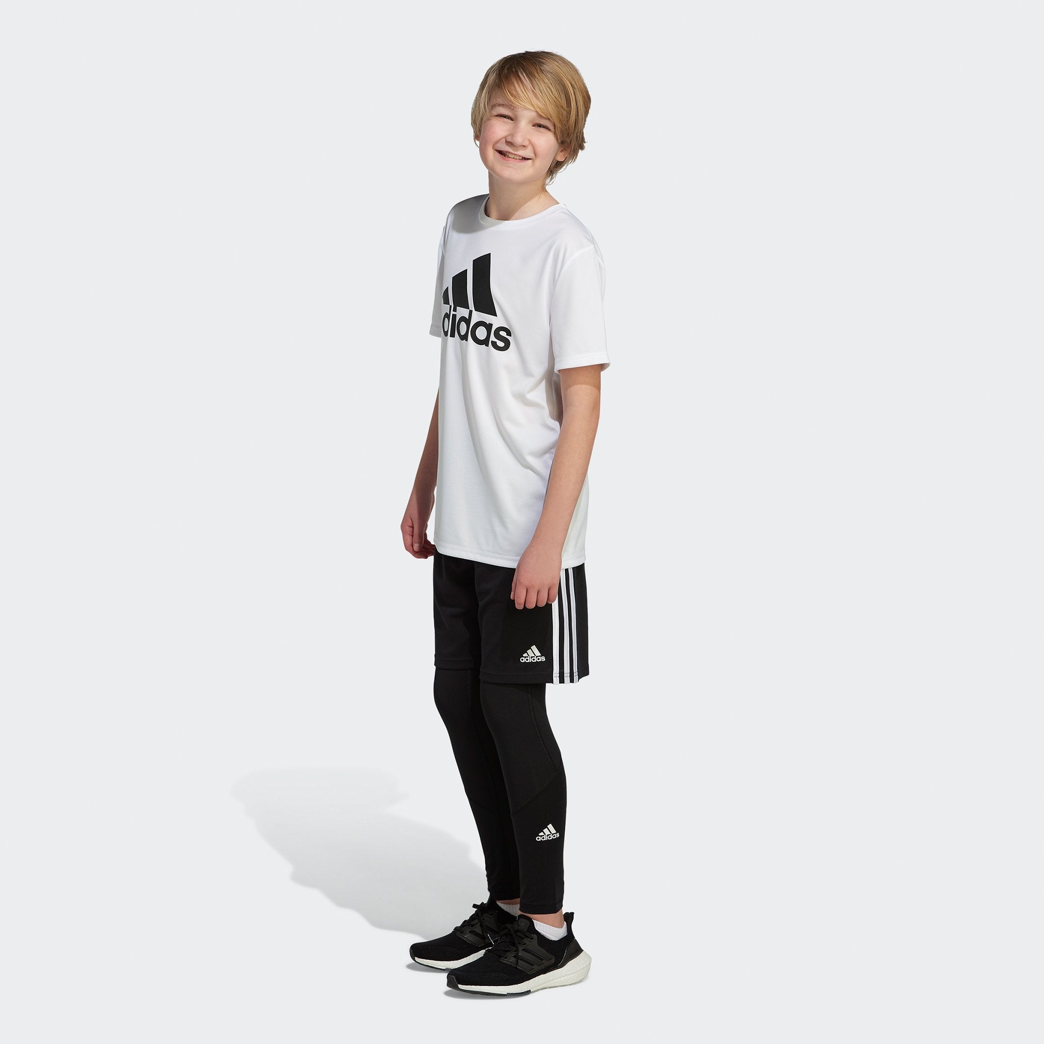 Perf Logo Tee - Denny's
